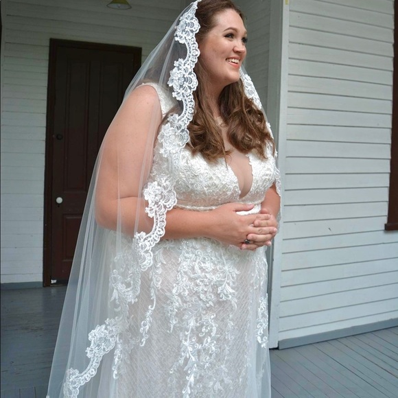 Meet Me - Elle 🖤 - Picture 13 of 14